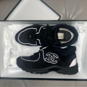 Chanel runners size 7